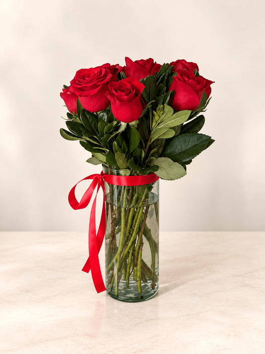 Amor Clásico, Jarrón de Rosas Rojas