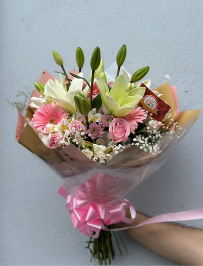 María, encanto floral