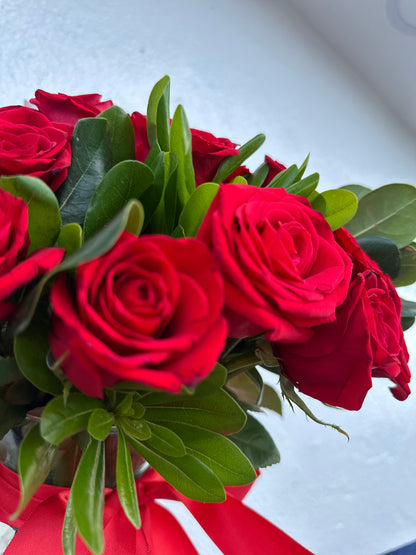 24 Rosas Rojas en Jarrón