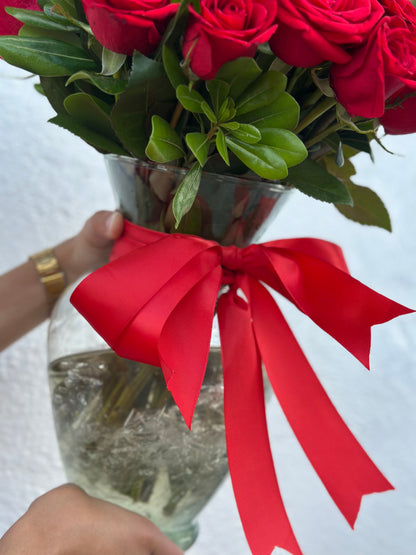 24 Rosas Rojas en Jarrón