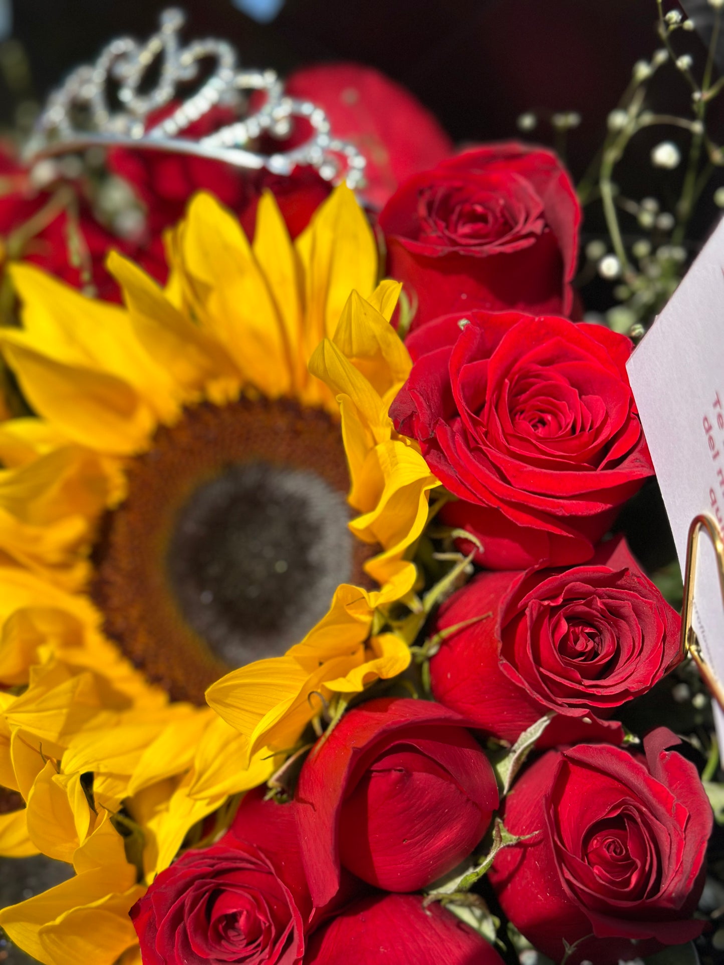 Bouquet girasoles y rosas