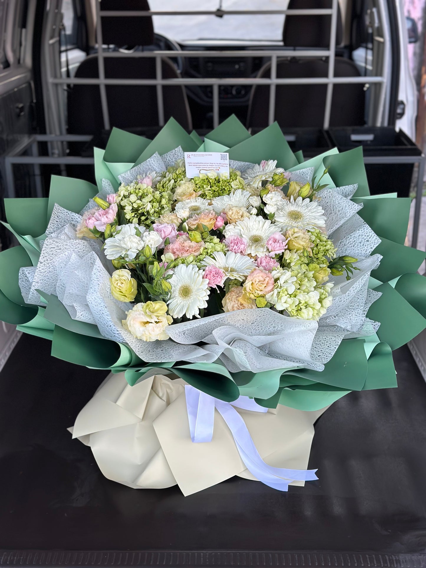 Isabella, ramo de flores finas de temporada