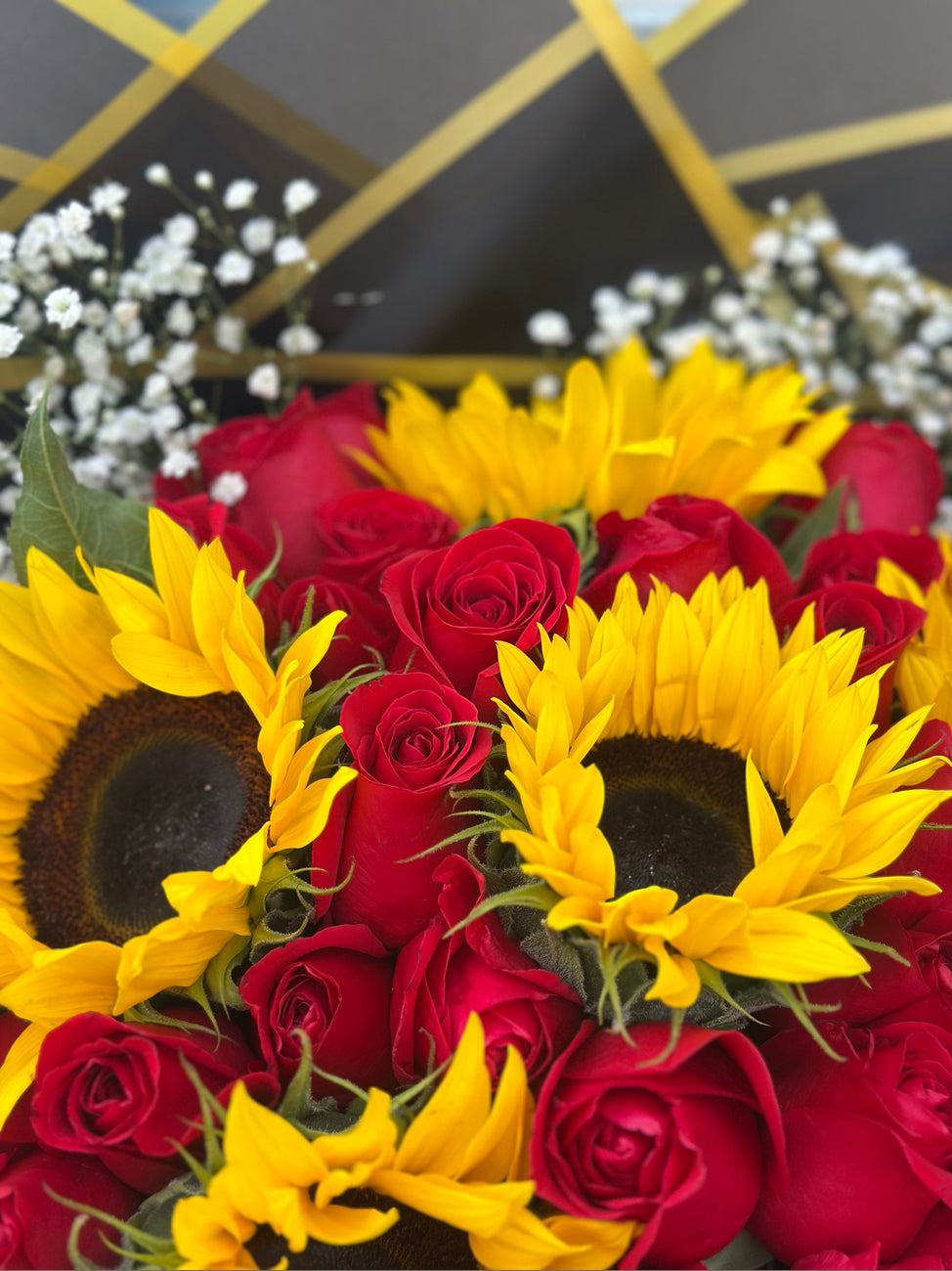 Buchon girasoles y rosas