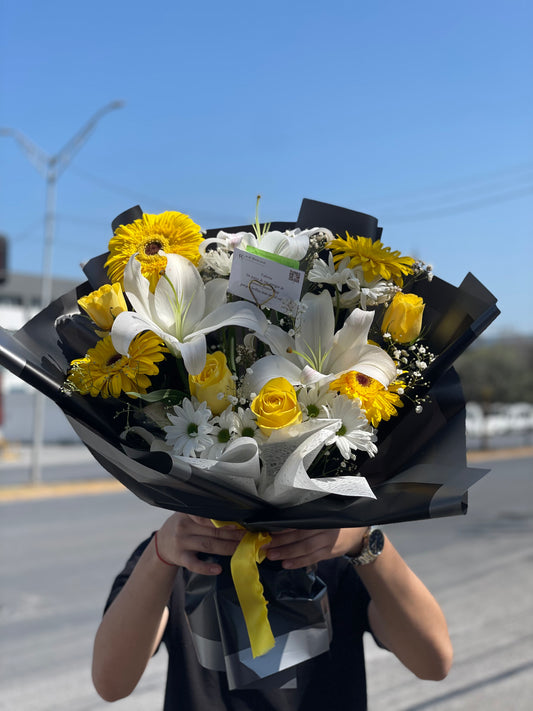 Lily, rosas , gerberas y lirios
