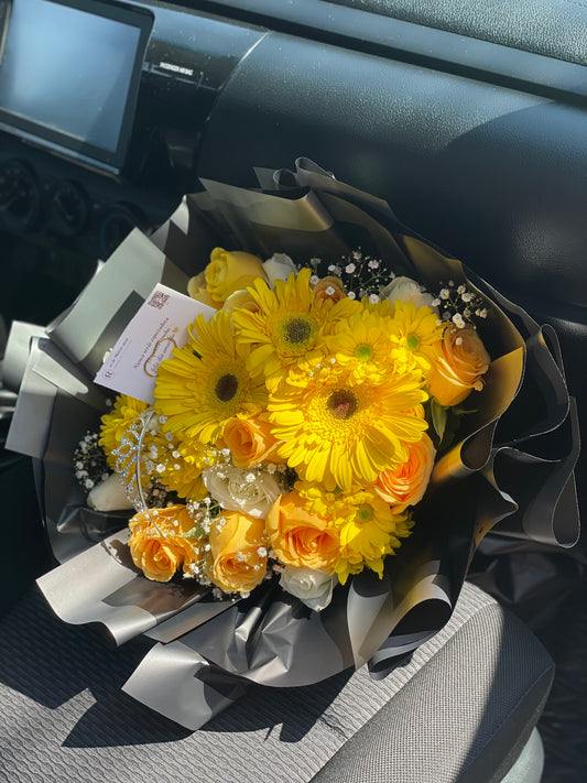 Lucía, Bouquet Amarillo y Gerberas