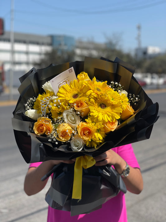 Lucía, Bouquet Amarillo y Gerberas
