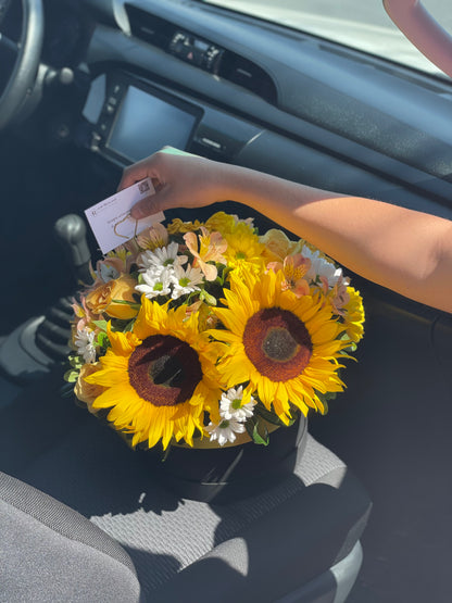 Regina, Caja con Girasoles