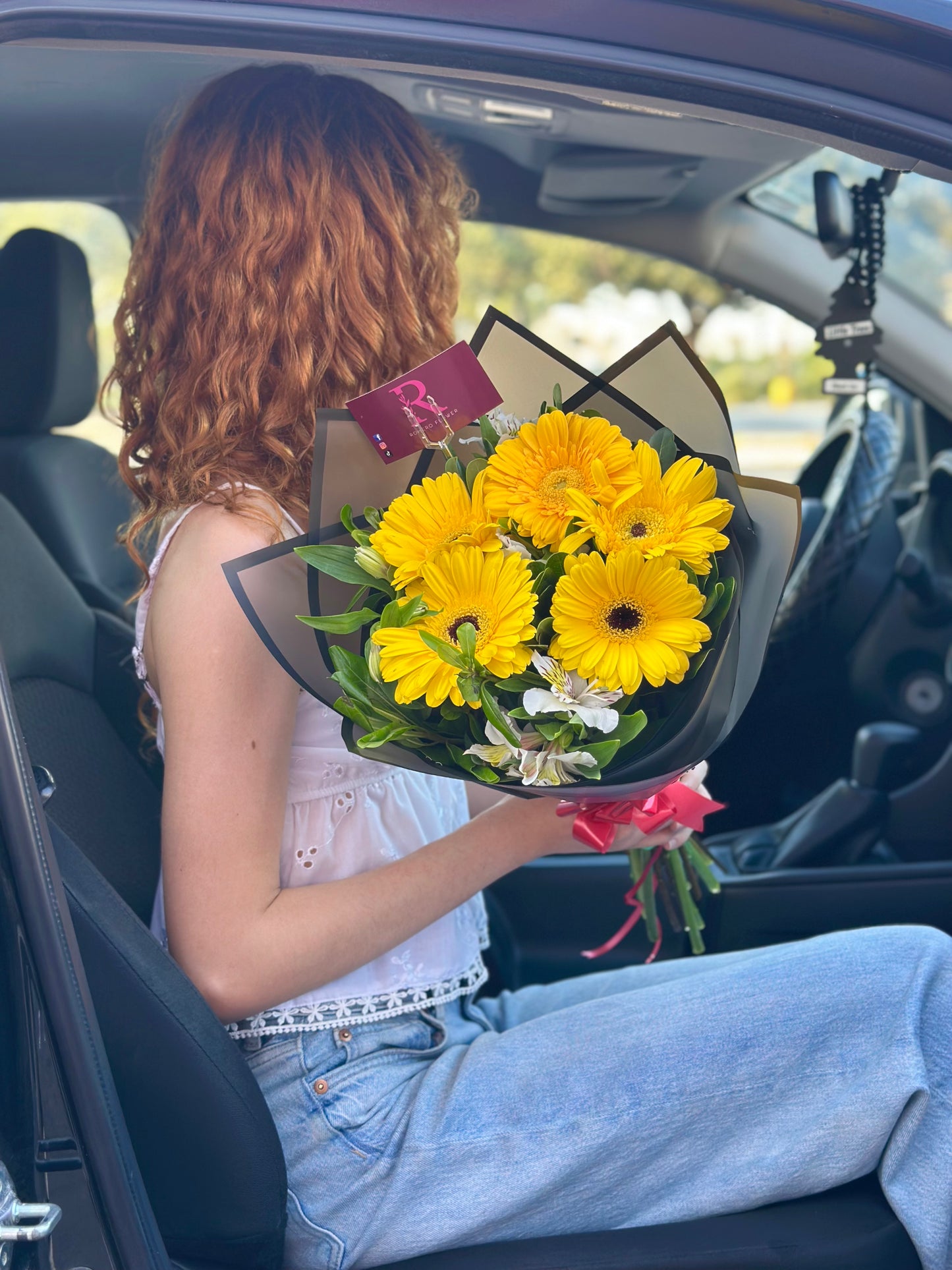 5 Gerberas Día Amarillo