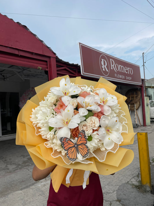 Melocotón, rosas y tulipanes