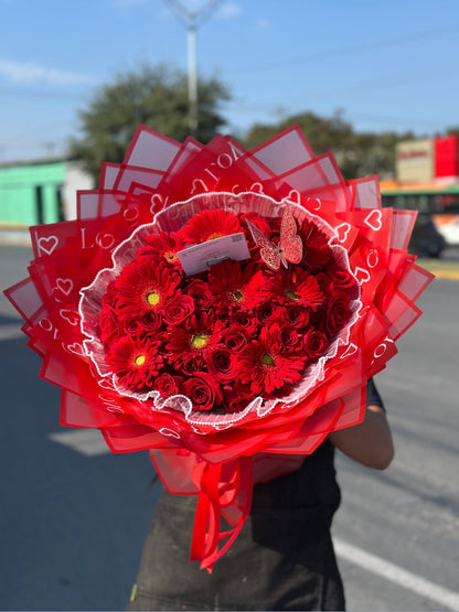 Valentina, espectacular ramo de rosas y gerberas