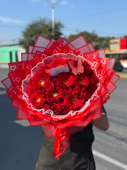 Valentina, espectacular ramo de rosas y gerberas