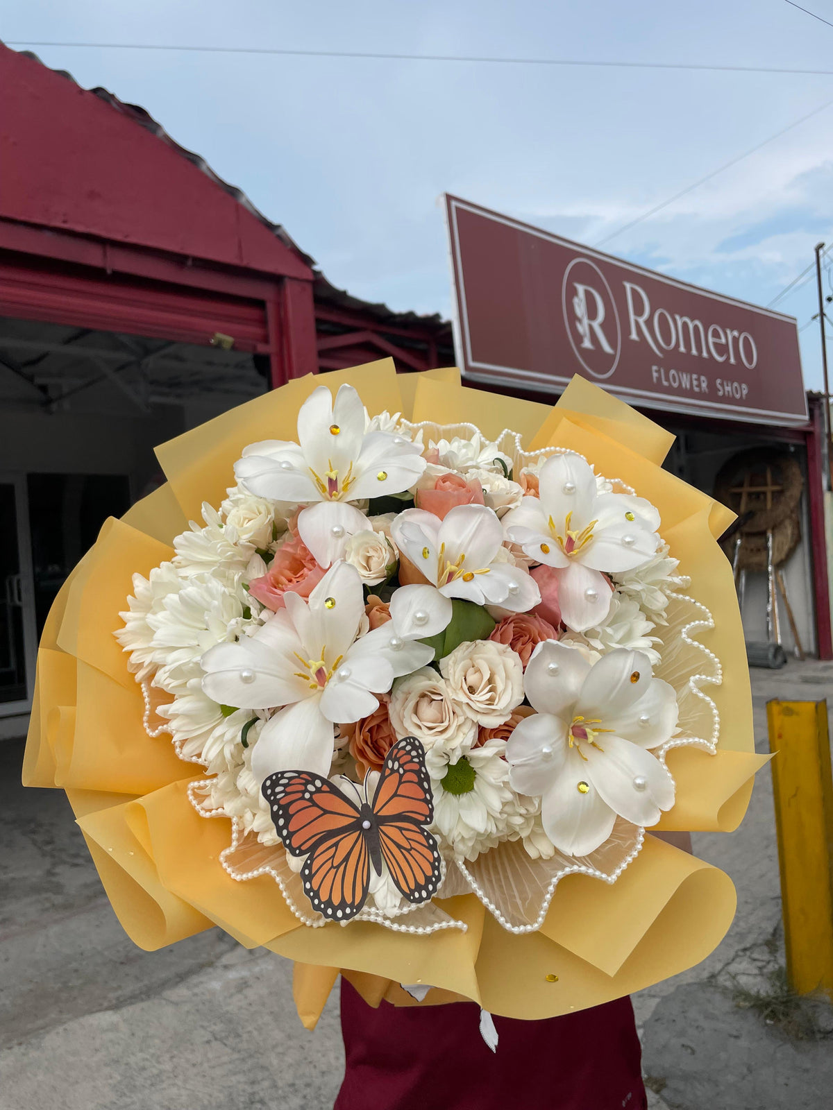 Melocotón, rosas y tulipanes